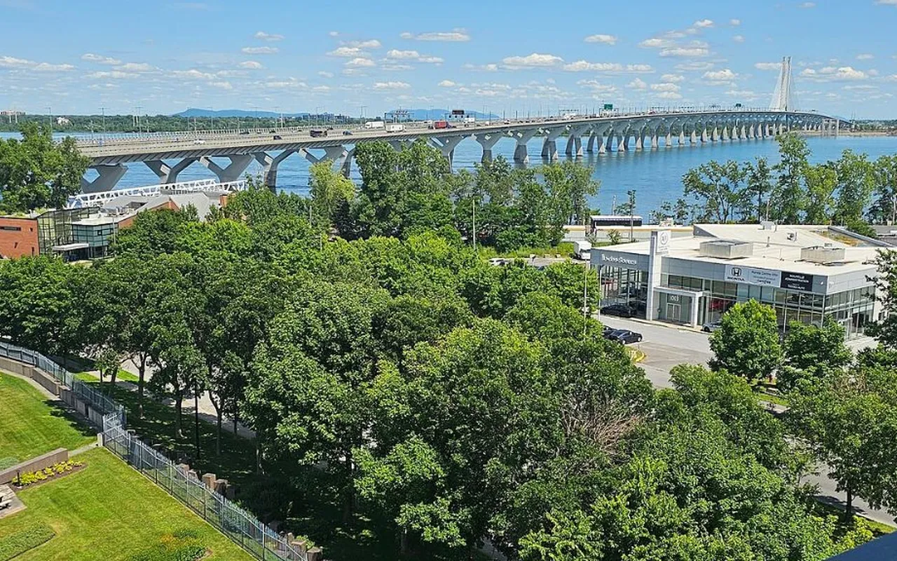 Samuel De Champlain Bridge, Montreal