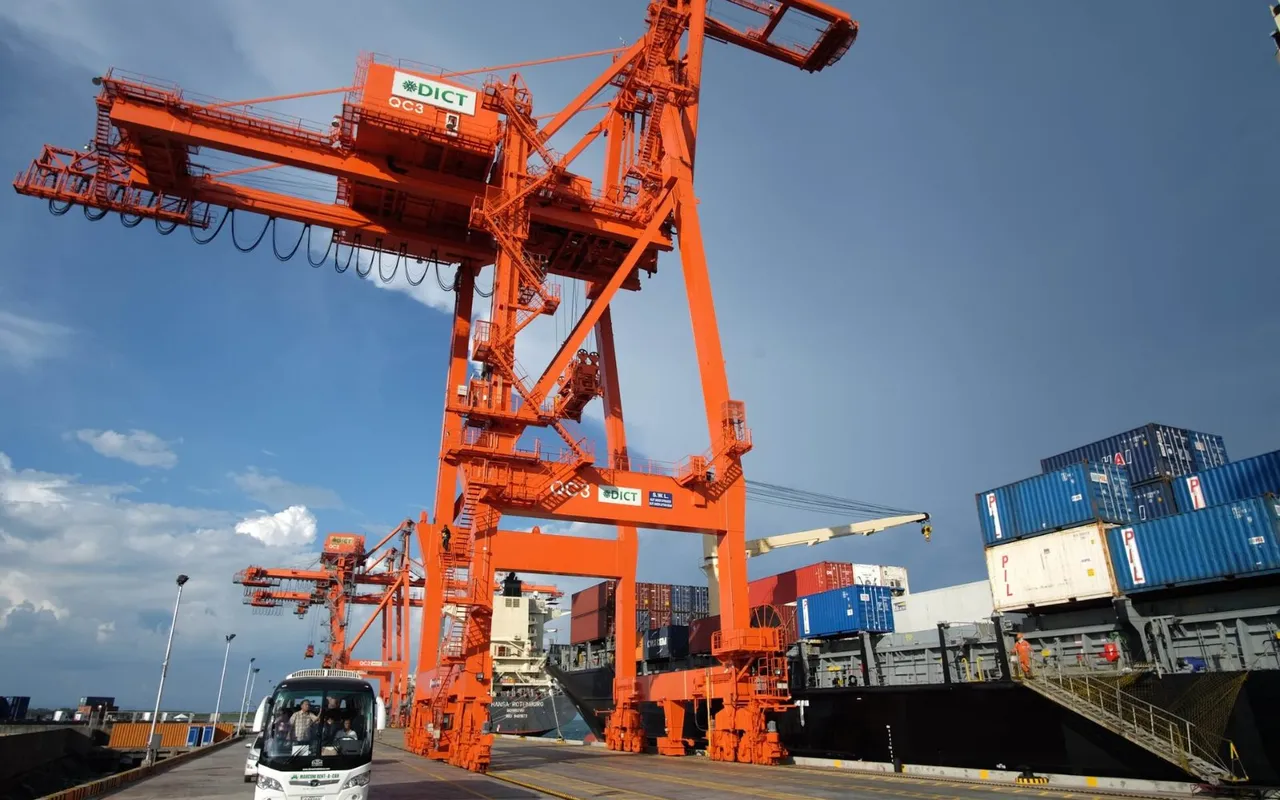 Ship-to-shore cranes, Davao International Container Terminal